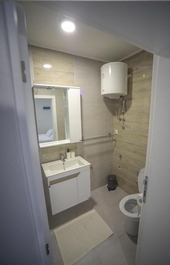 Code Srebrno Jezero Apartment เวลิโก กราดิชเต ภายนอก รูปภาพ