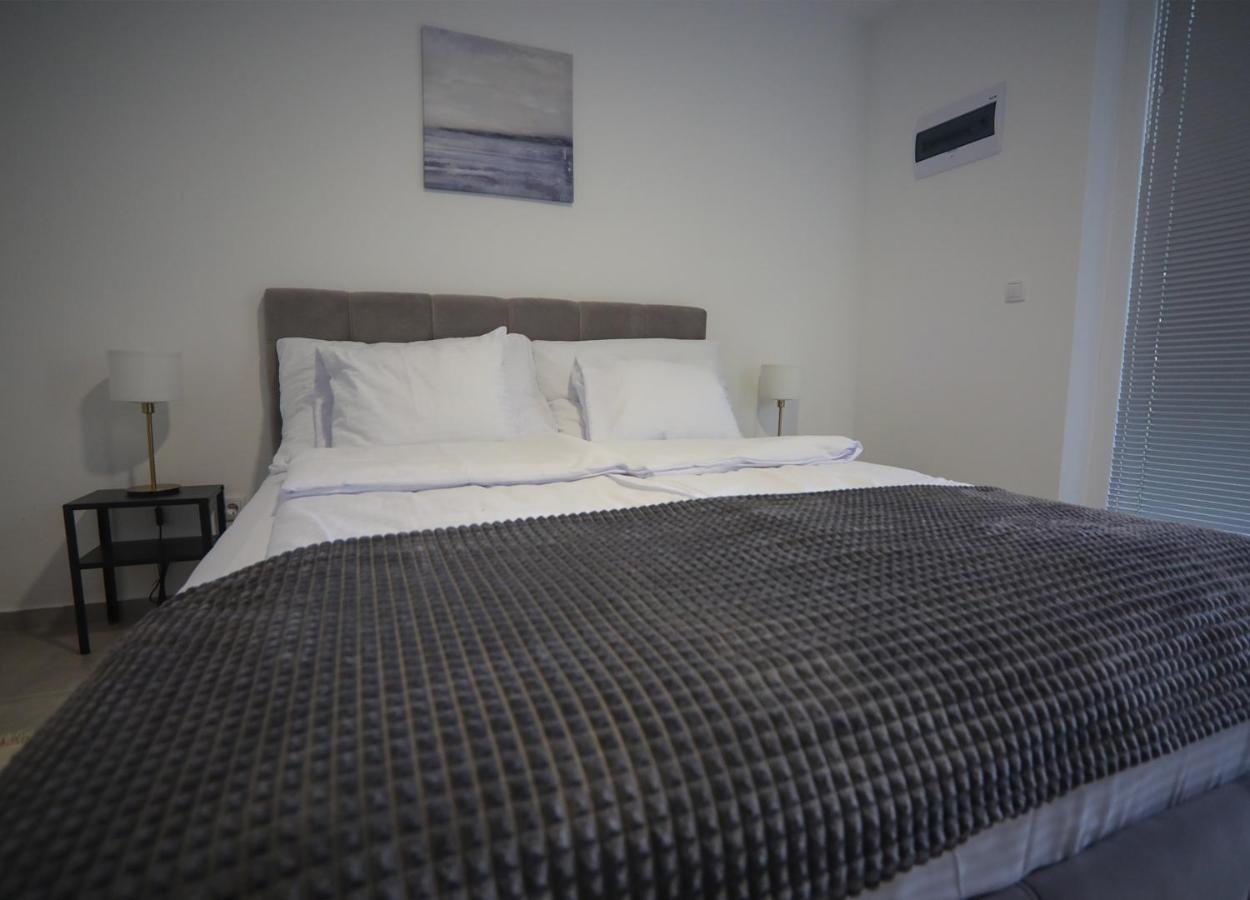 Code Srebrno Jezero Apartment เวลิโก กราดิชเต ภายนอก รูปภาพ